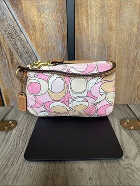 Coach Vintage Y2K Pink Multicolor Signature Wristlet Wallet 41307 HARD TO FIND
